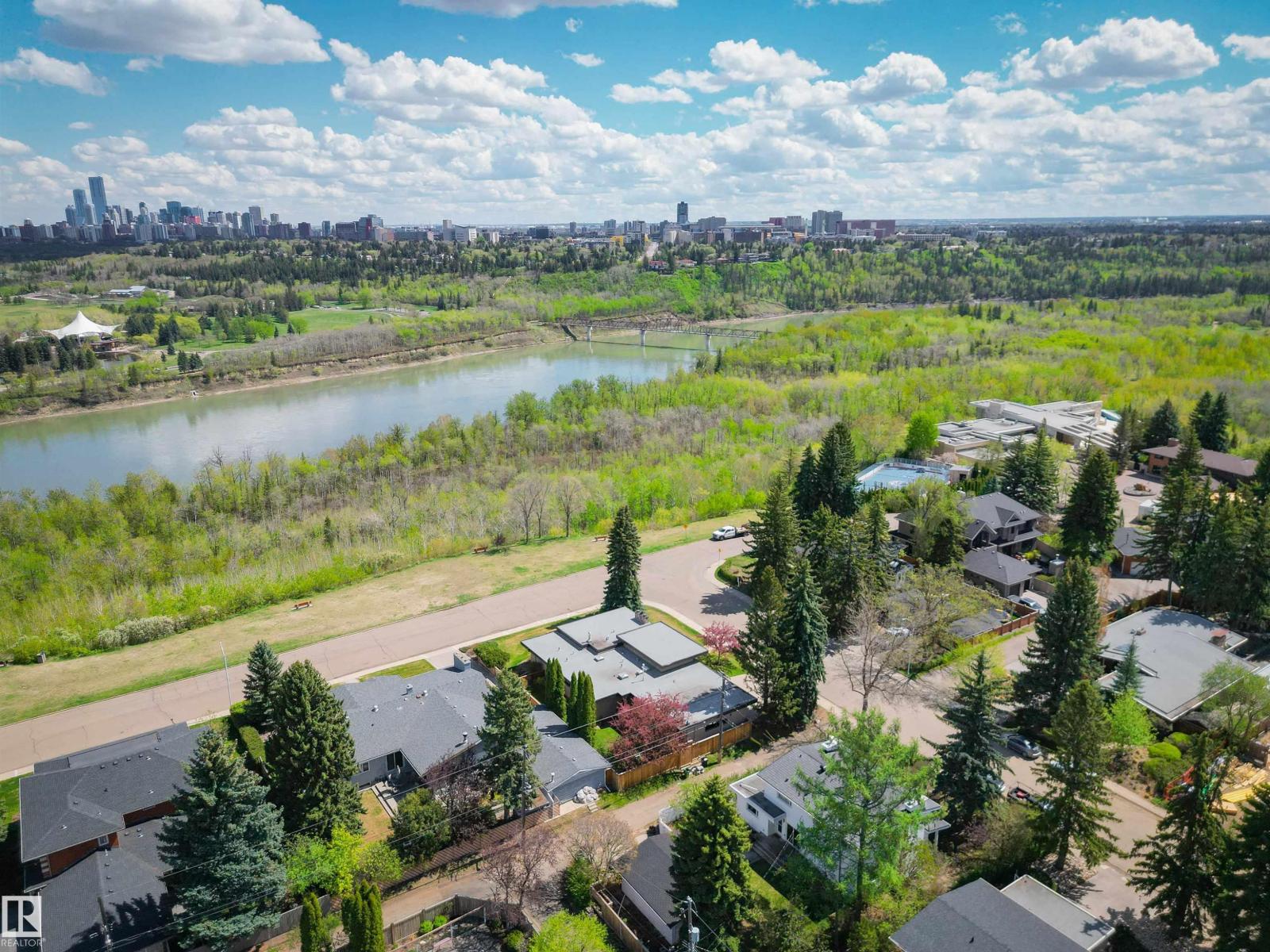 2 VALLEYVIEW CR NW - 67