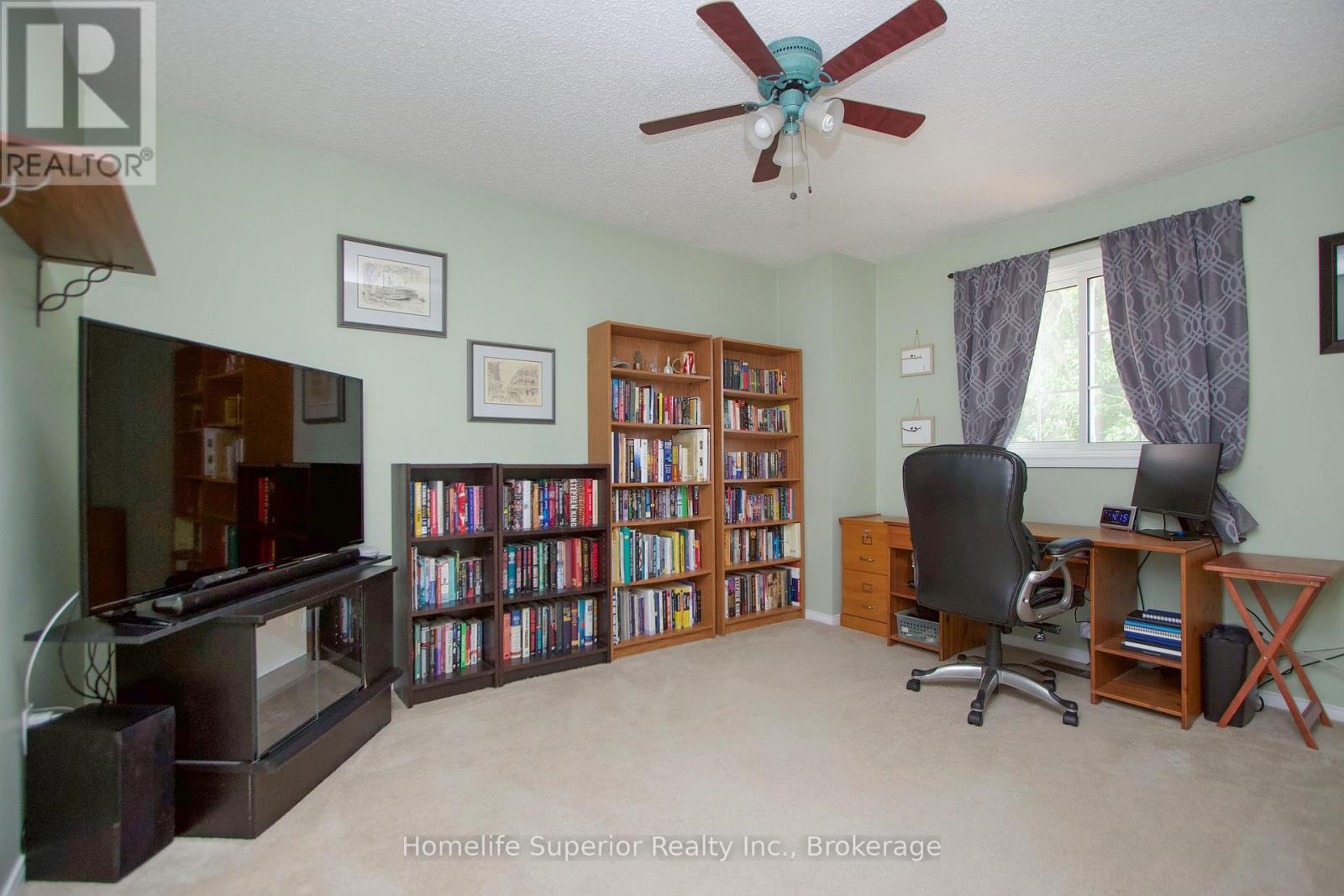122 SANDRINGHAM DRIVE - 26