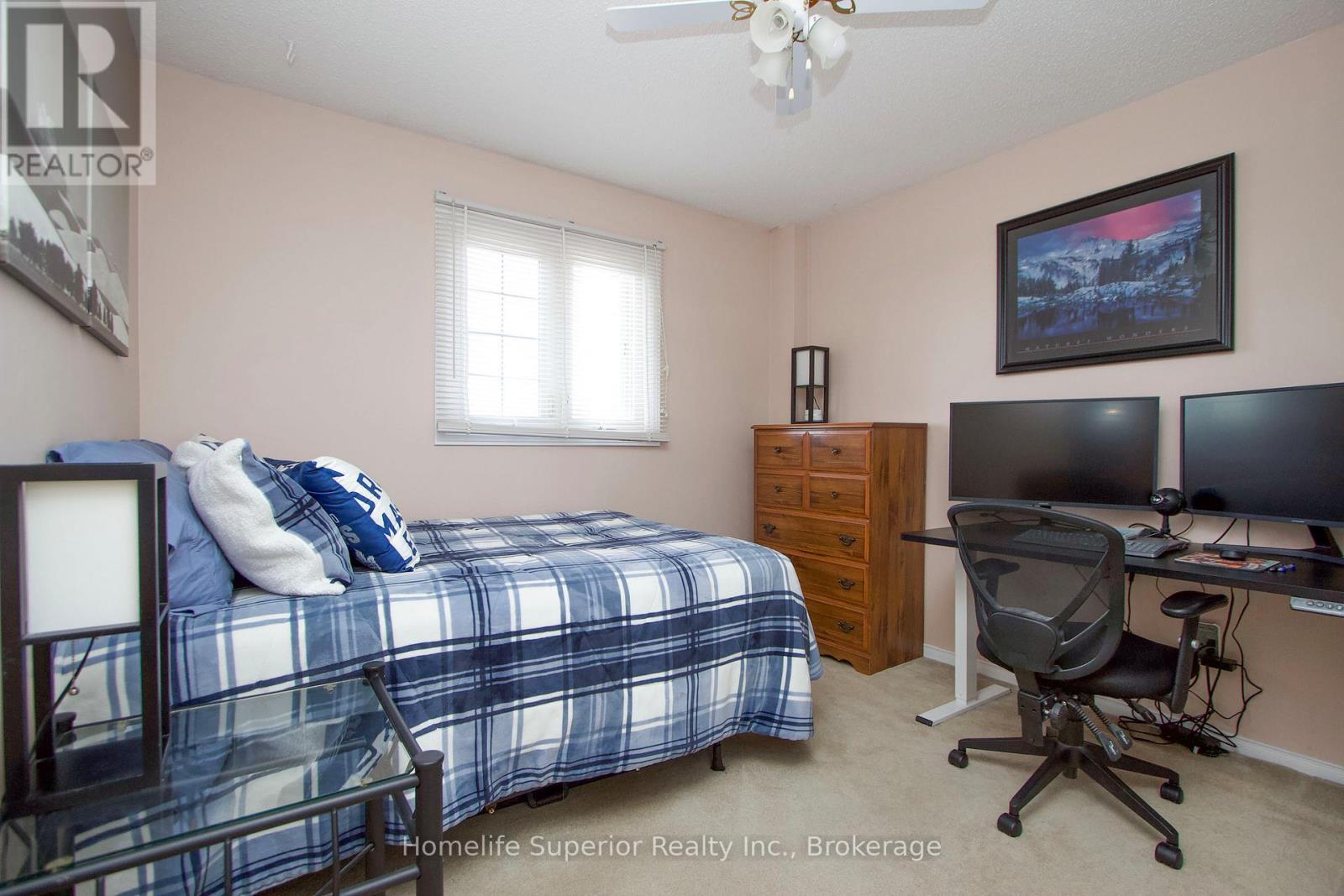 122 SANDRINGHAM DRIVE - 27