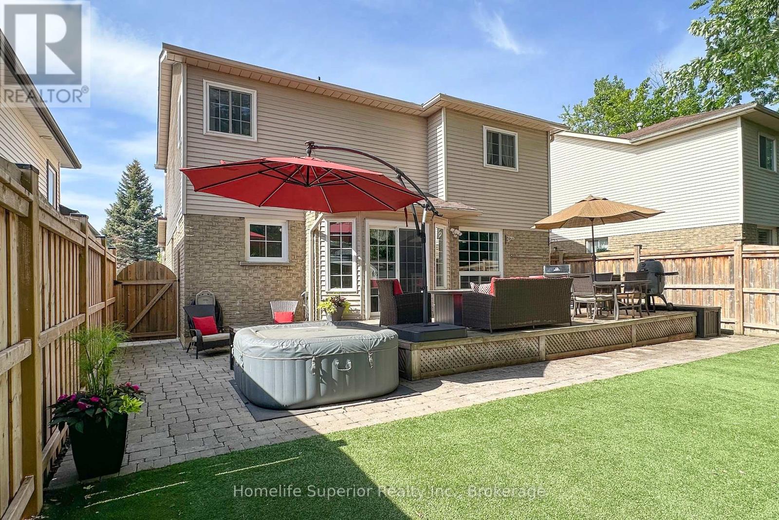 122 SANDRINGHAM DRIVE - 35