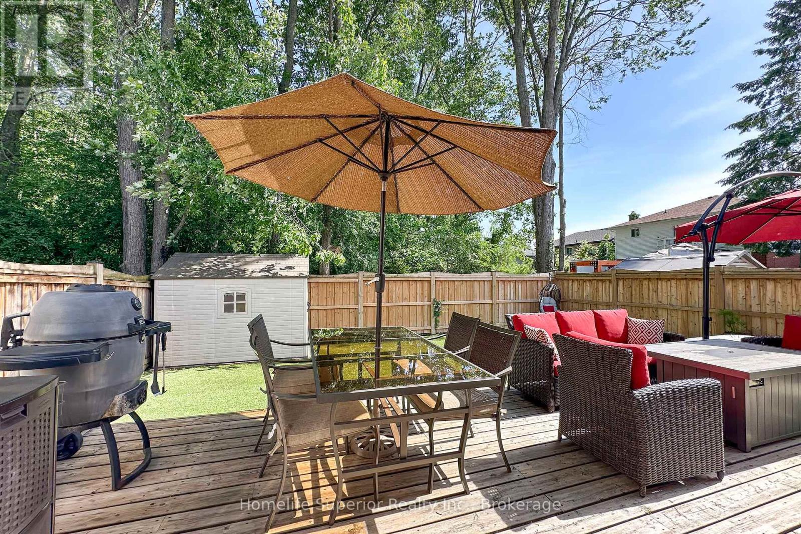 122 SANDRINGHAM DRIVE - 36