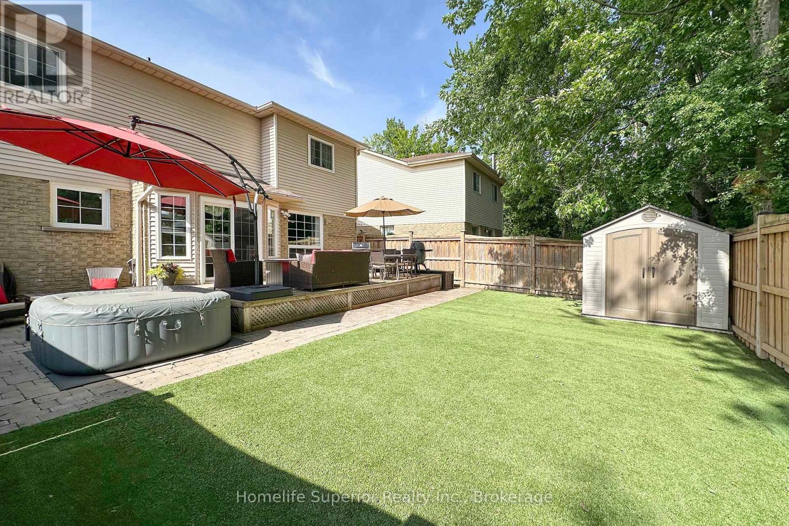 122 SANDRINGHAM DRIVE - 40