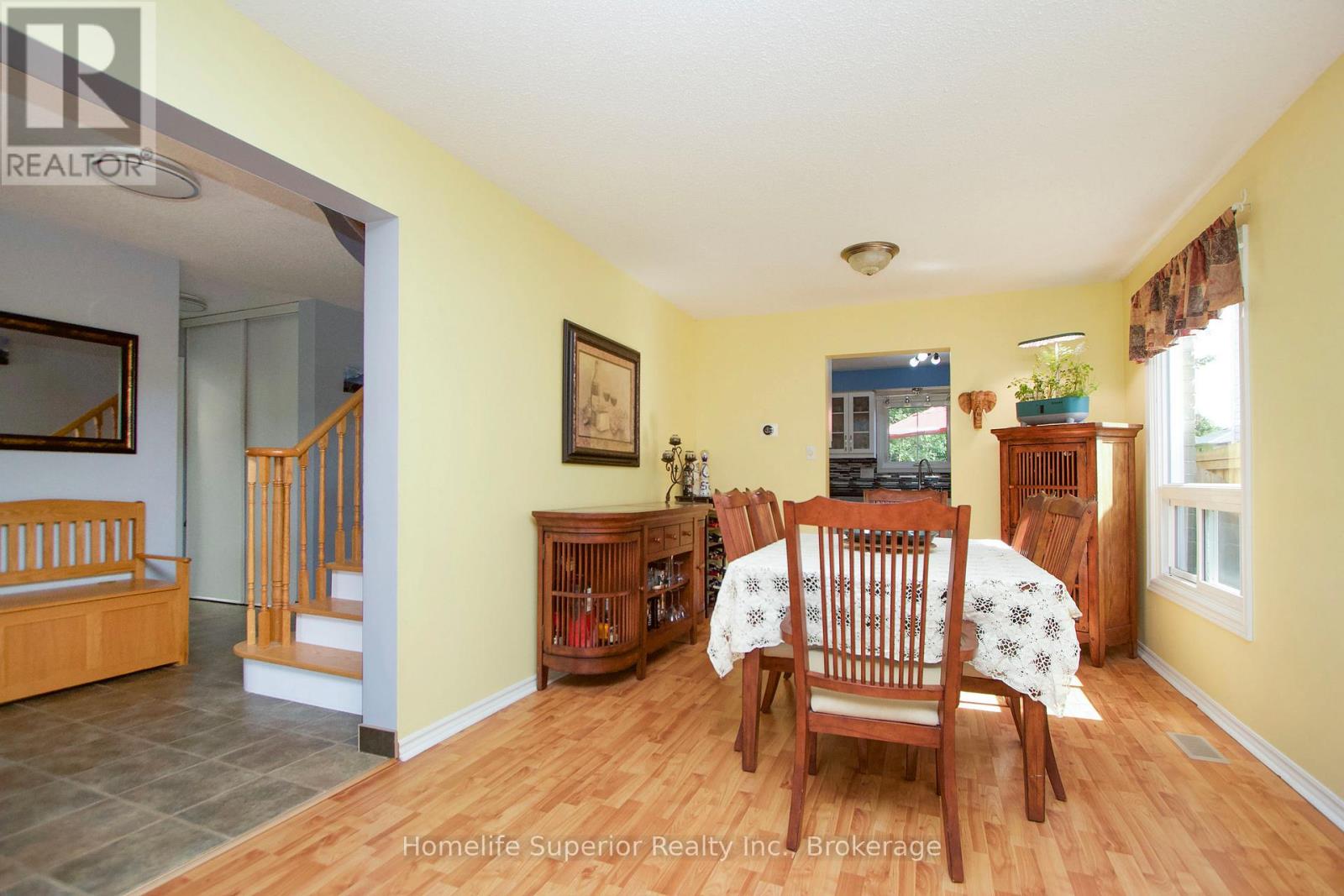 122 SANDRINGHAM DRIVE - 7