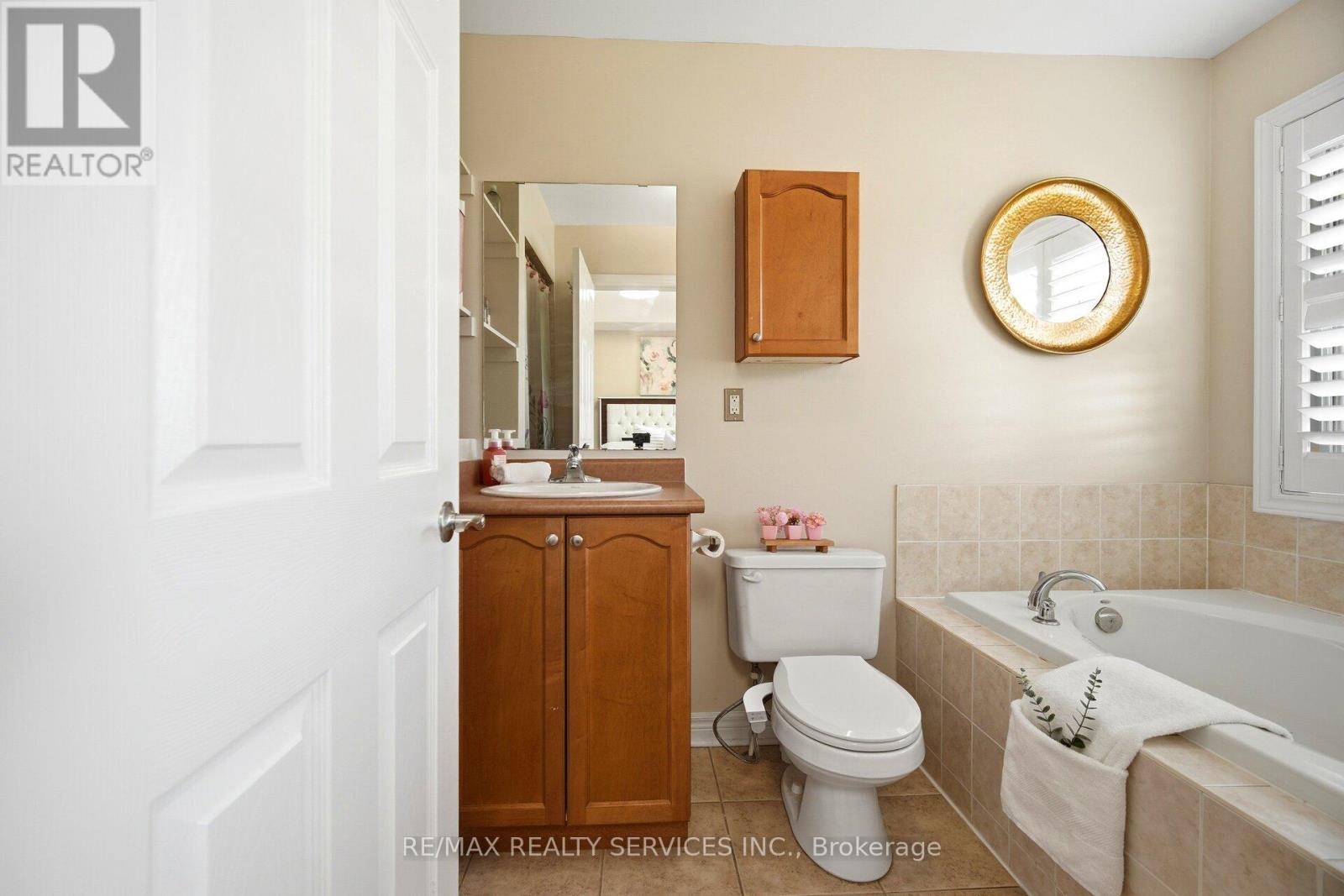 10 DEEPCORAL COURT - 21