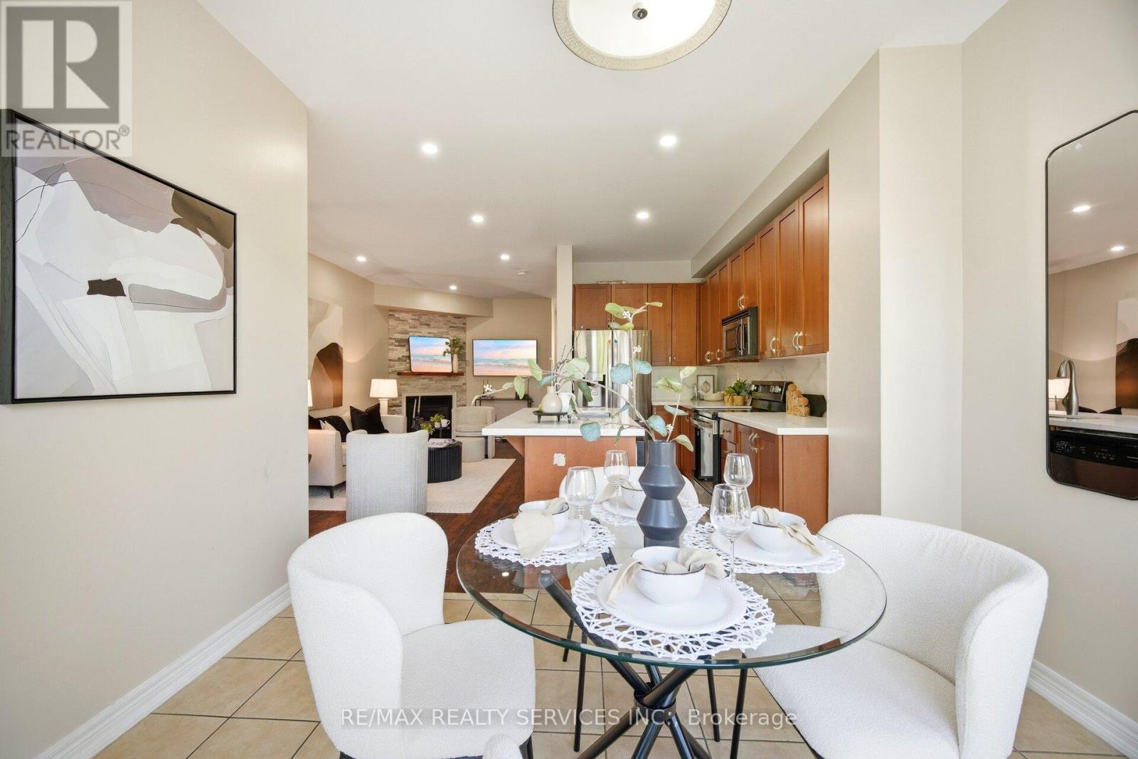 10 DEEPCORAL COURT - 15