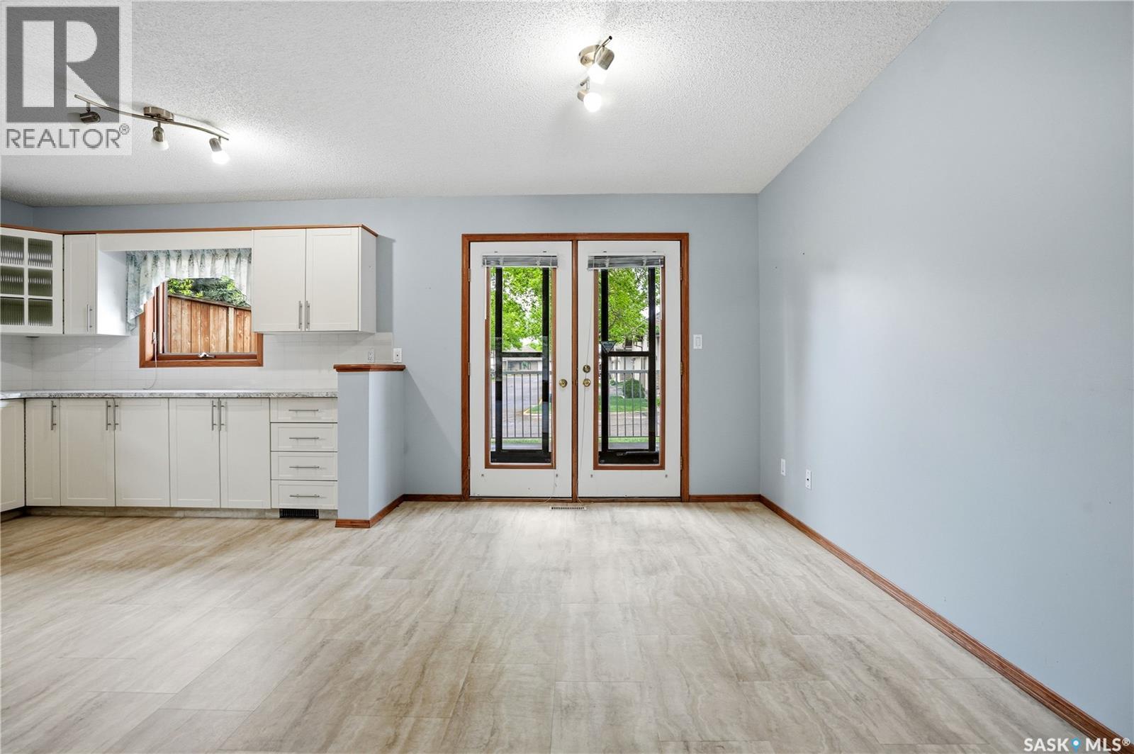#3344 Woodhams DRIVE - 8