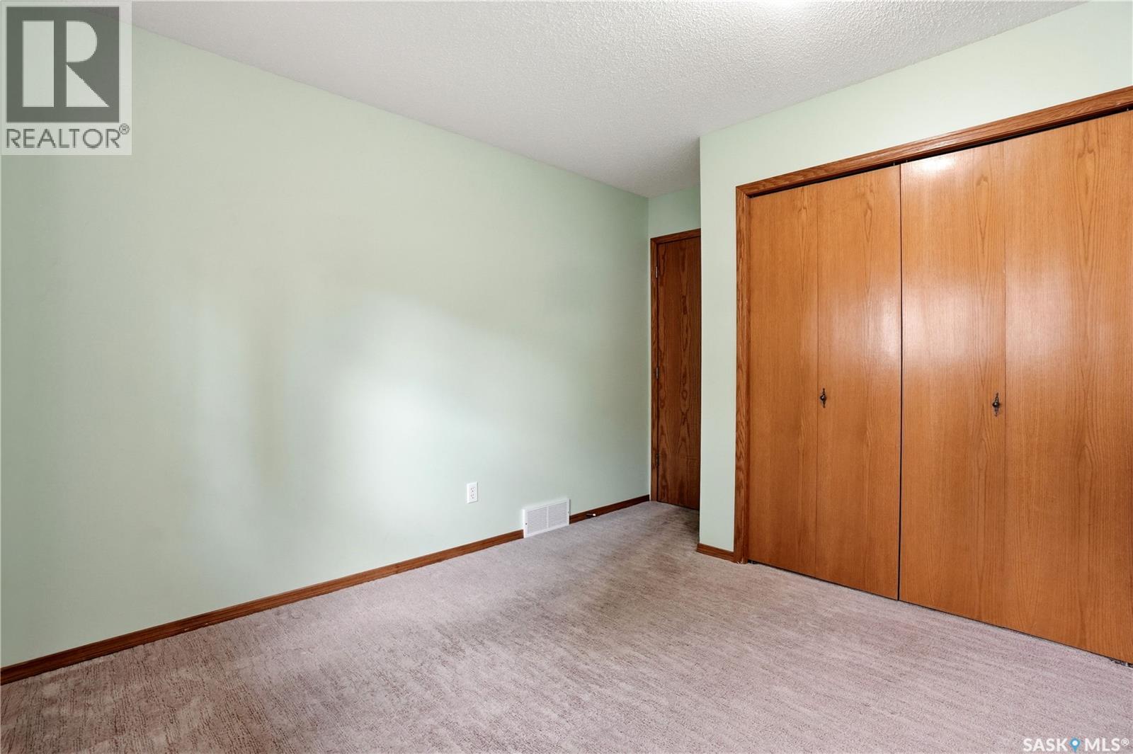 #3344 Woodhams DRIVE - 18