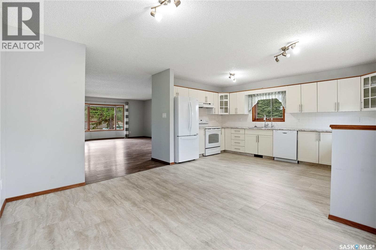 #3344 Woodhams DRIVE - 9