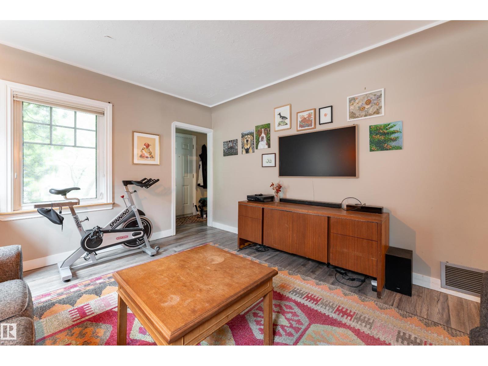 11228 67 ST NW - 5