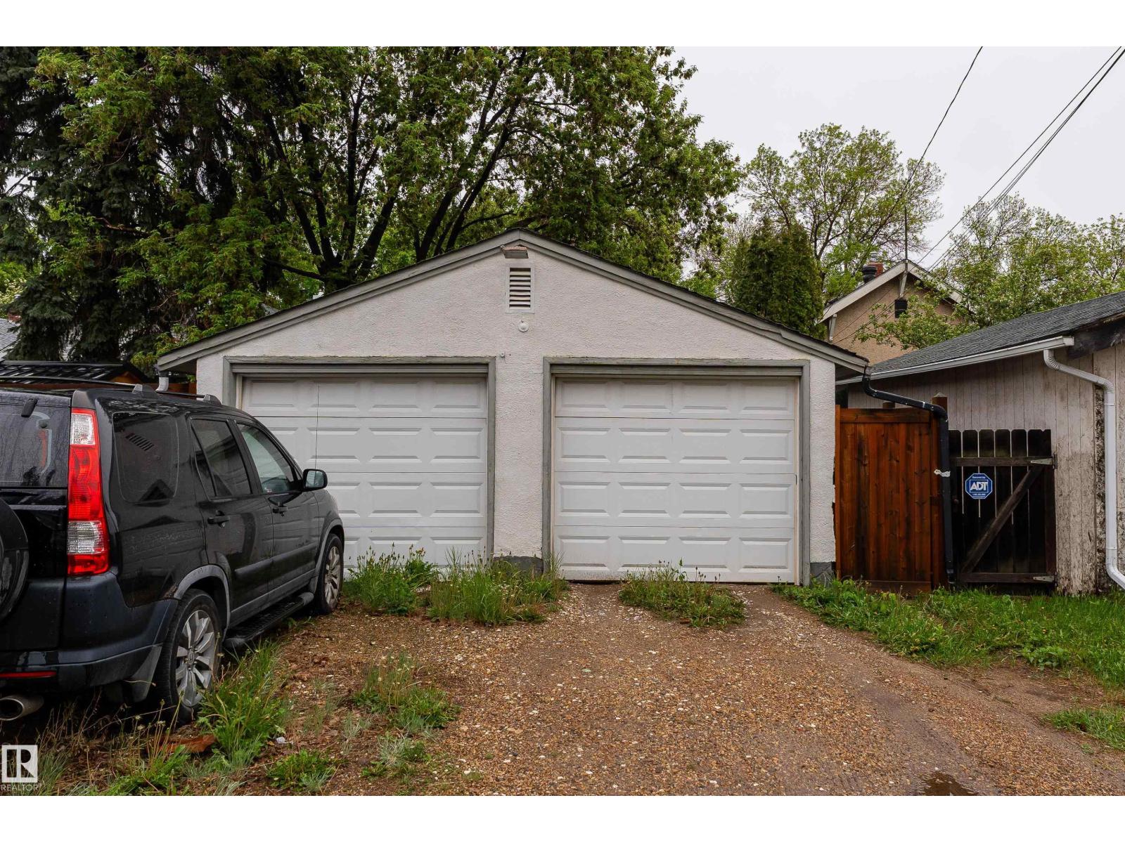 11228 67 ST NW - 24