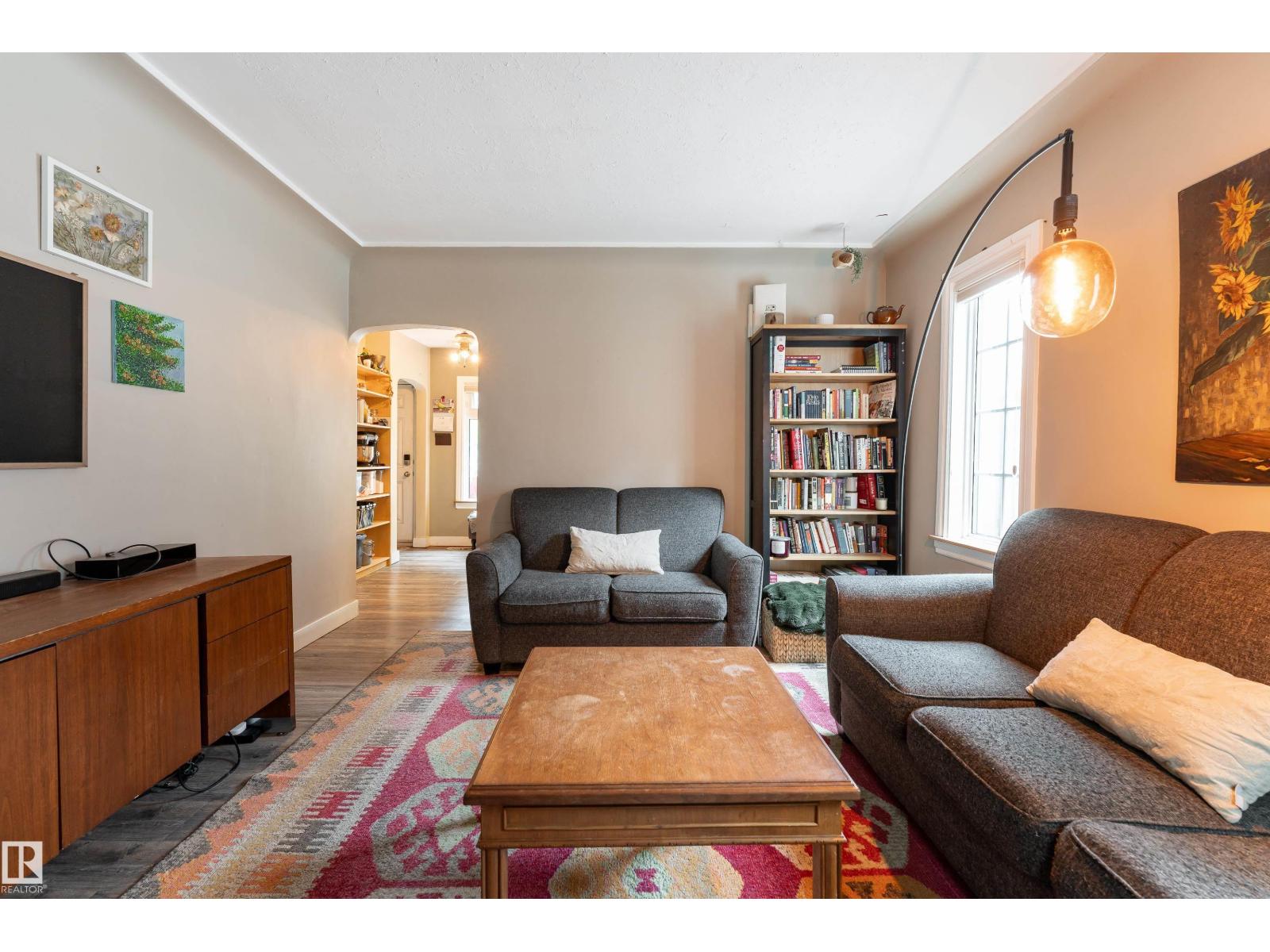 11228 67 ST NW - 4