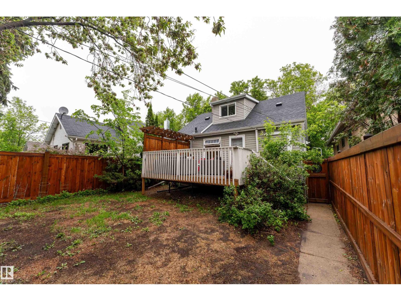11228 67 ST NW - 23