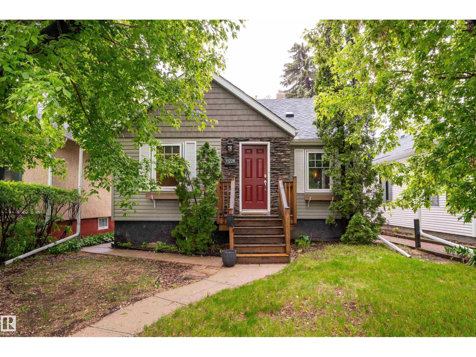 11228 67 ST NW - 1