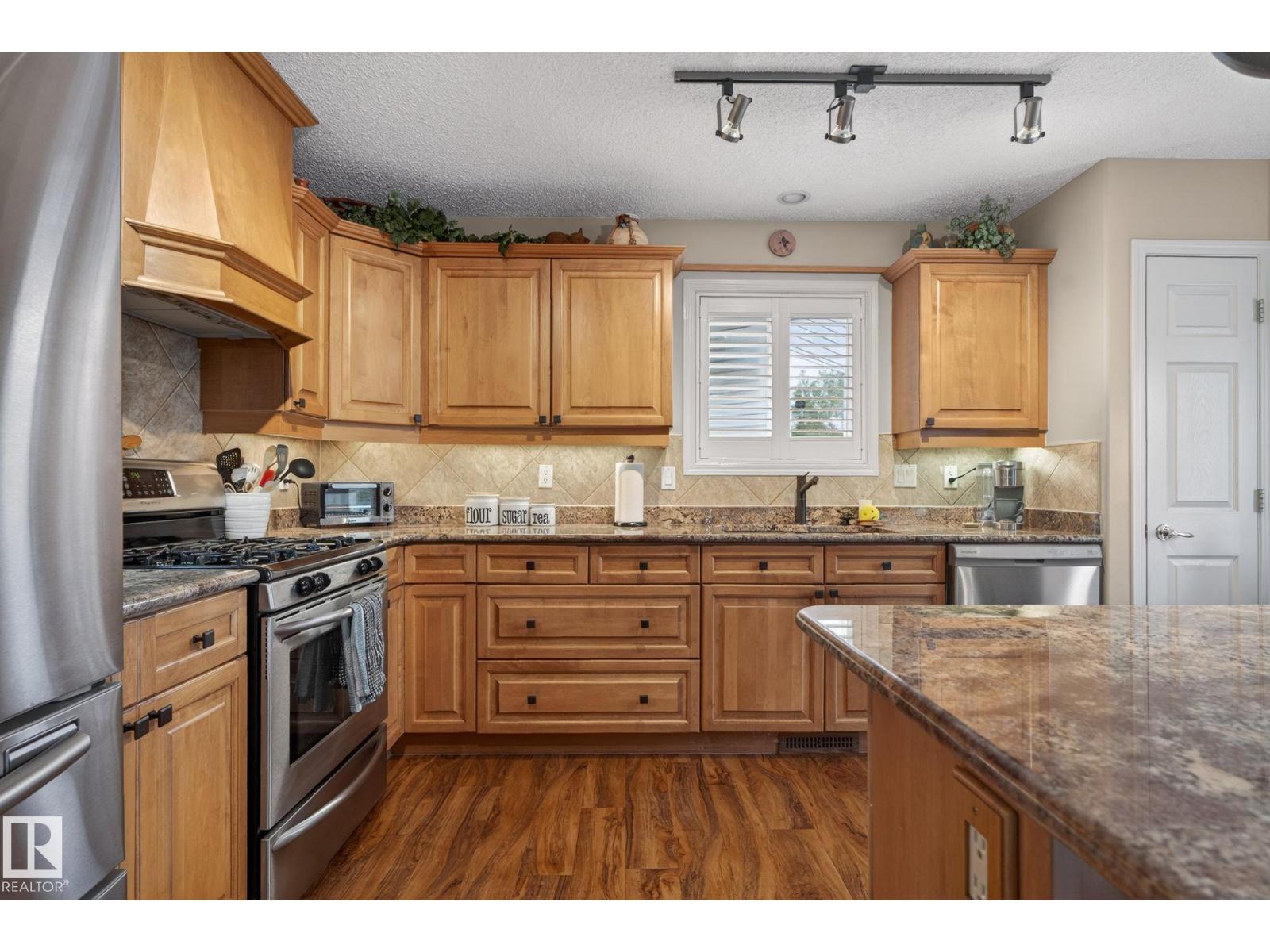 #34 330 GALBRAITH CL NW - 12