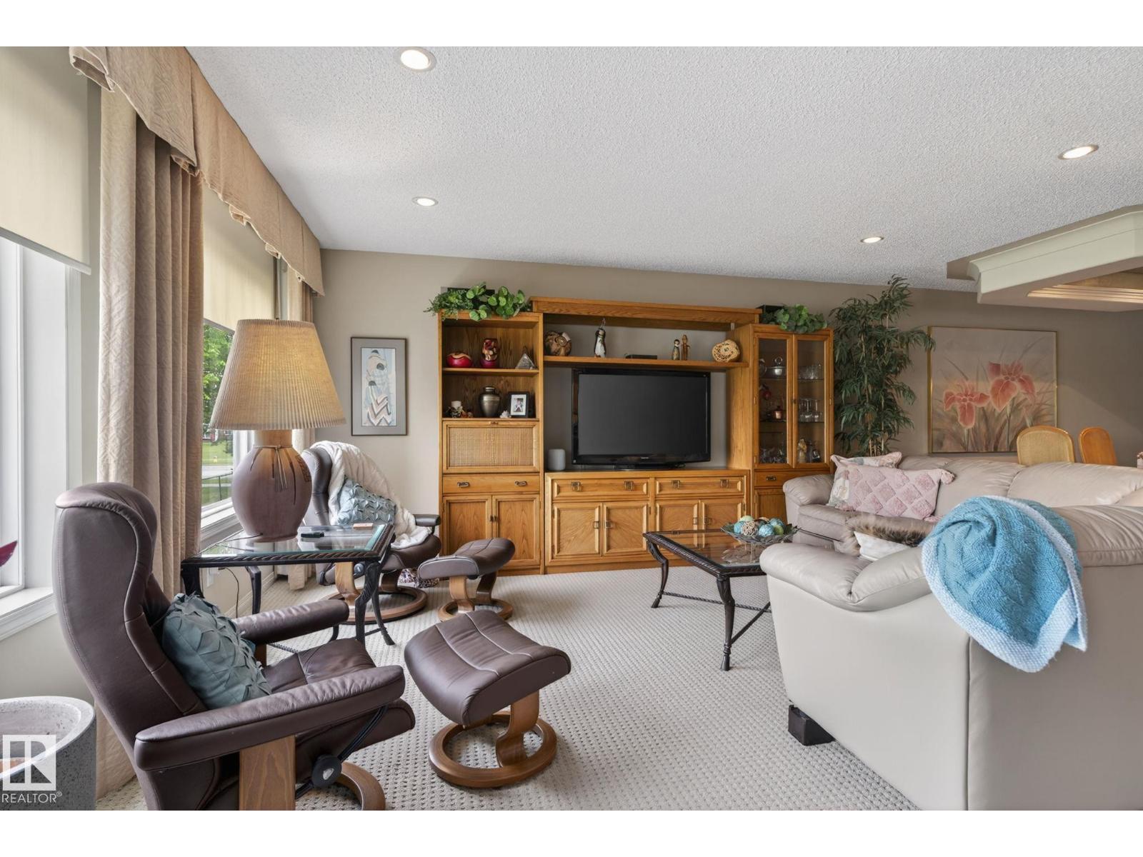 #34 330 GALBRAITH CL NW - 16