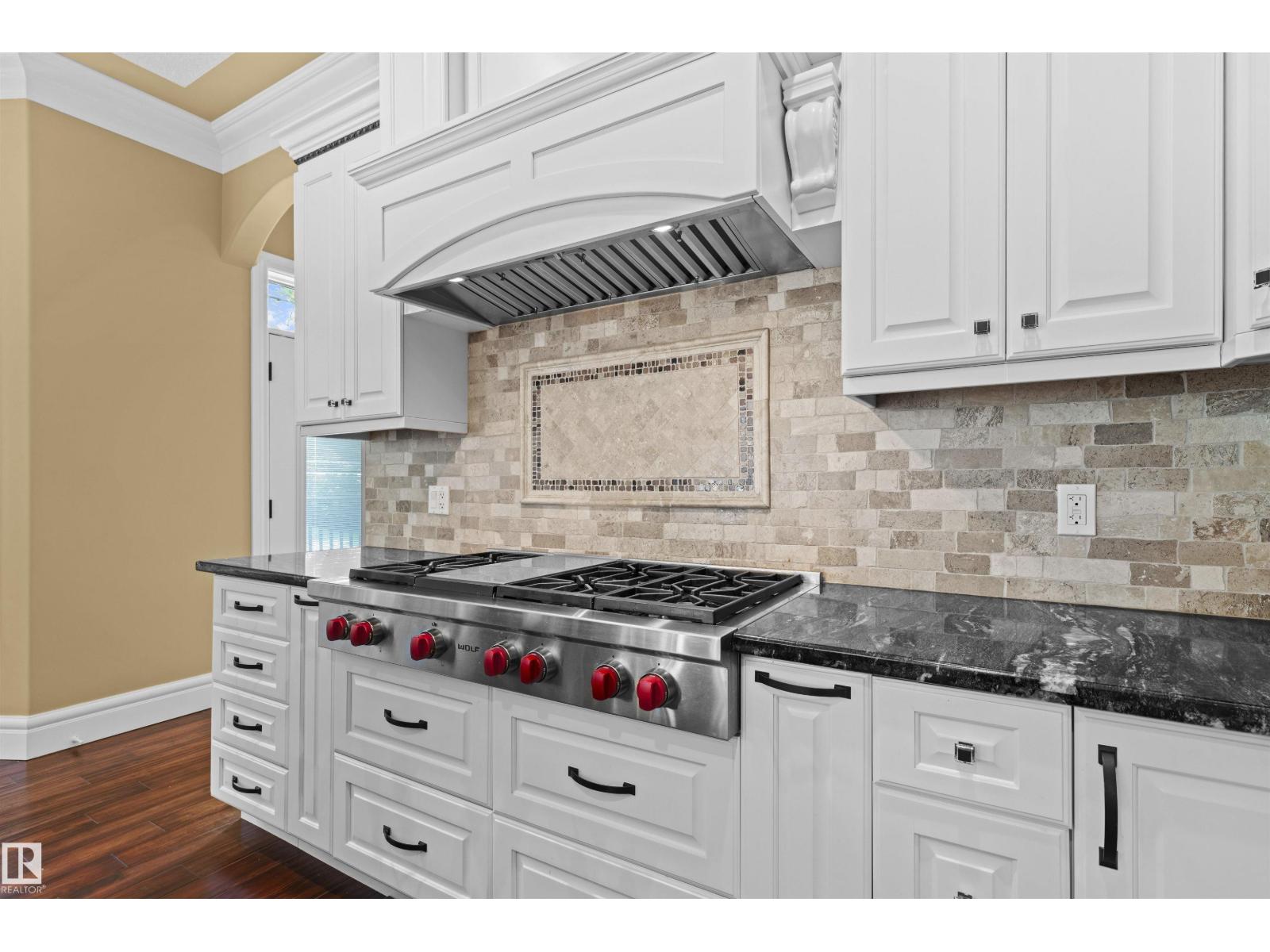 116 WINDERMERE CR NW - 18