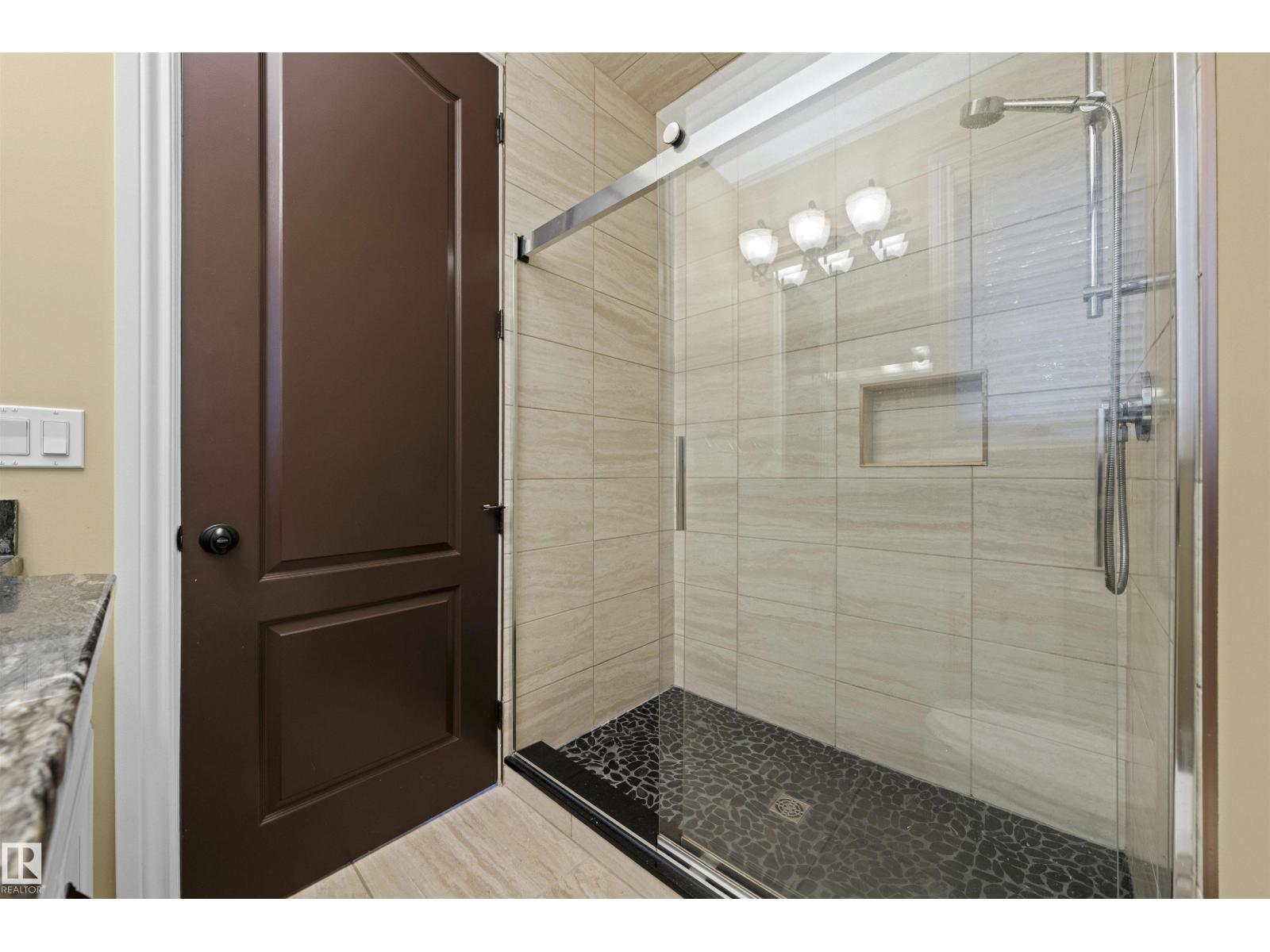 116 WINDERMERE CR NW - 40