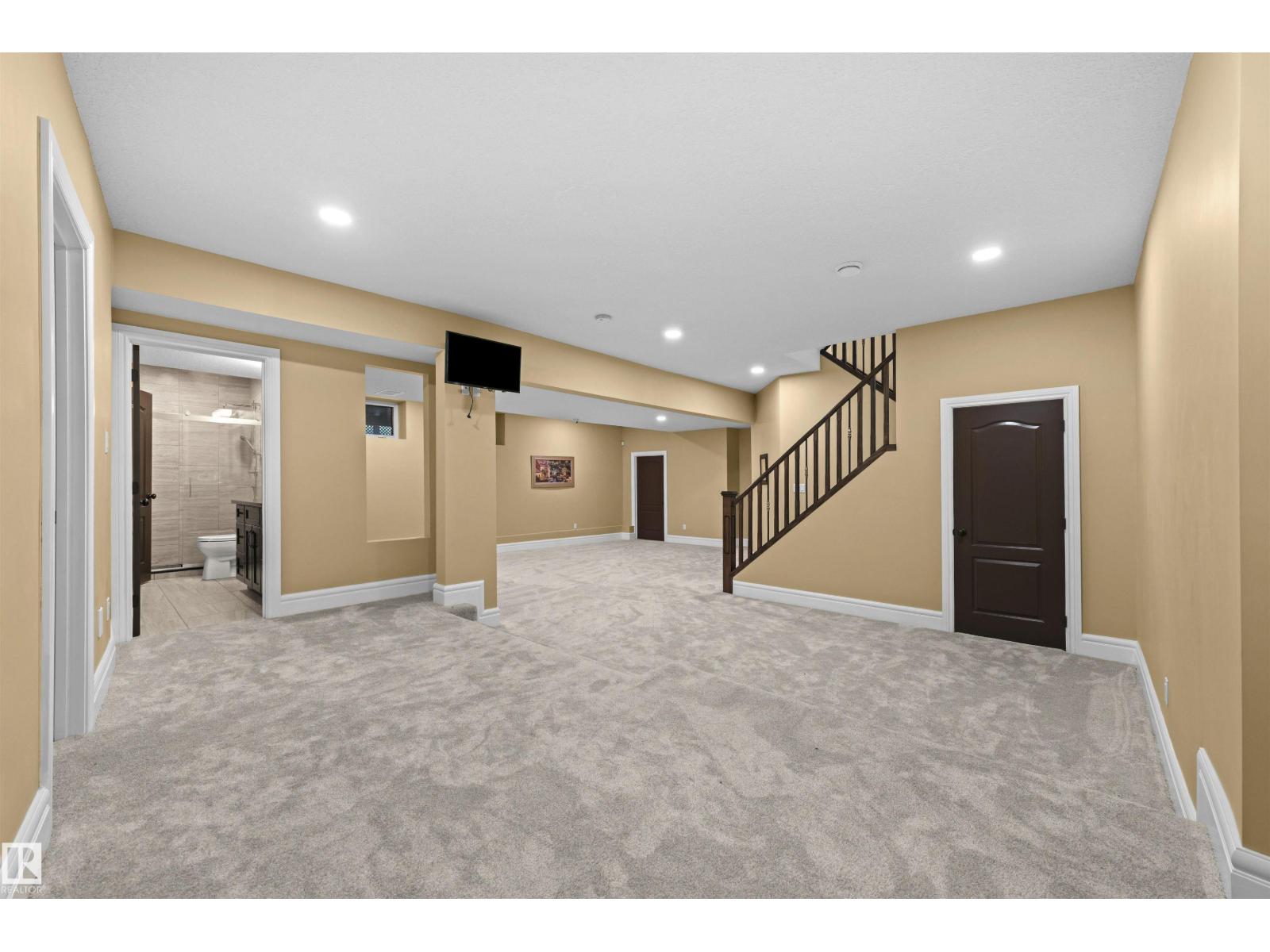 116 WINDERMERE CR NW - 55