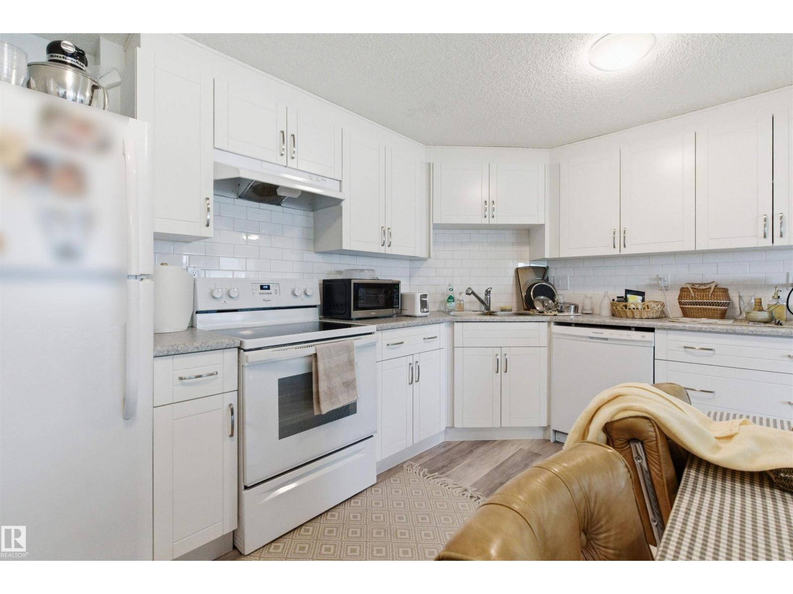 13007 135 ST NW - 29