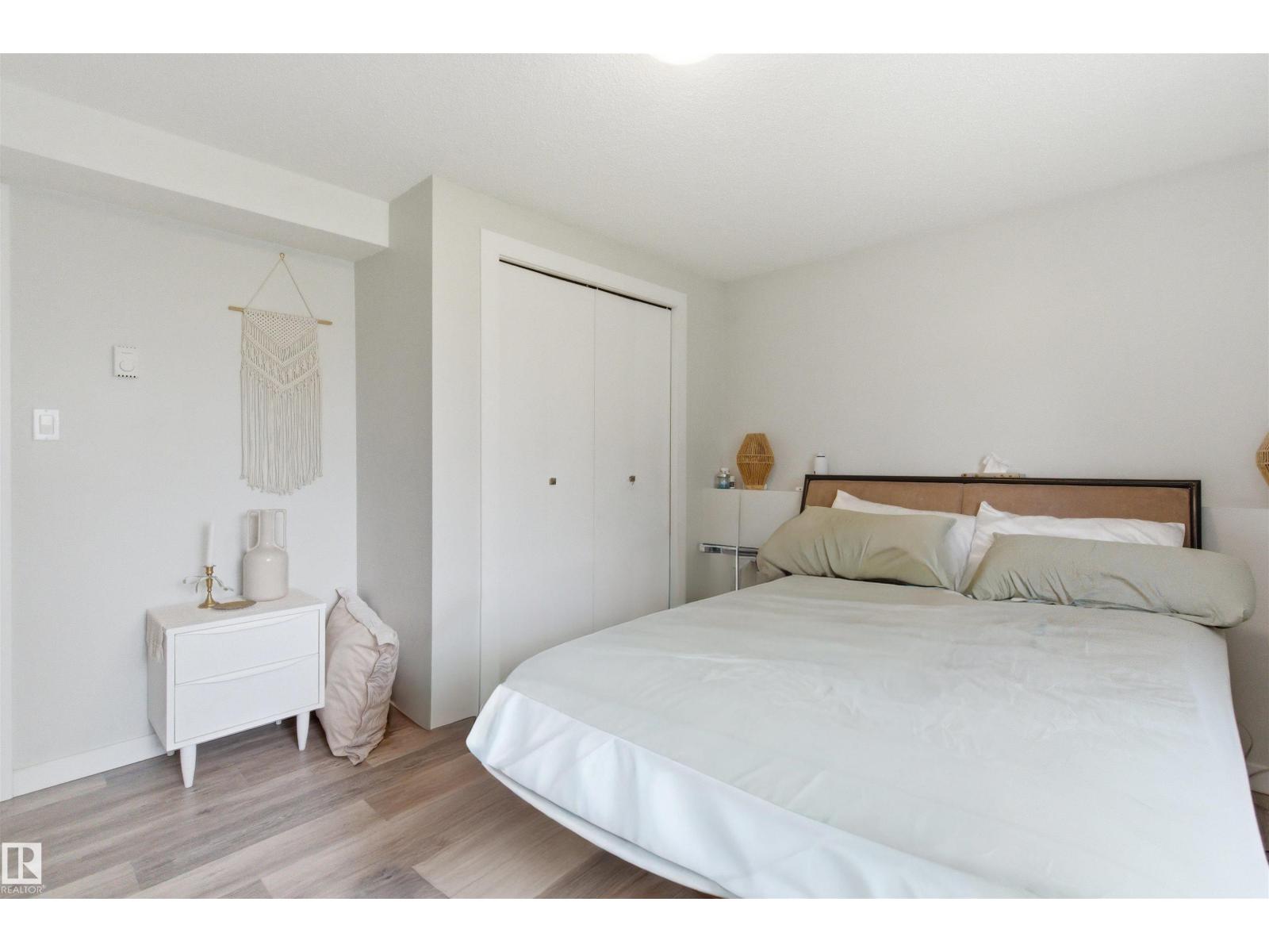 13007 135 ST NW - 33