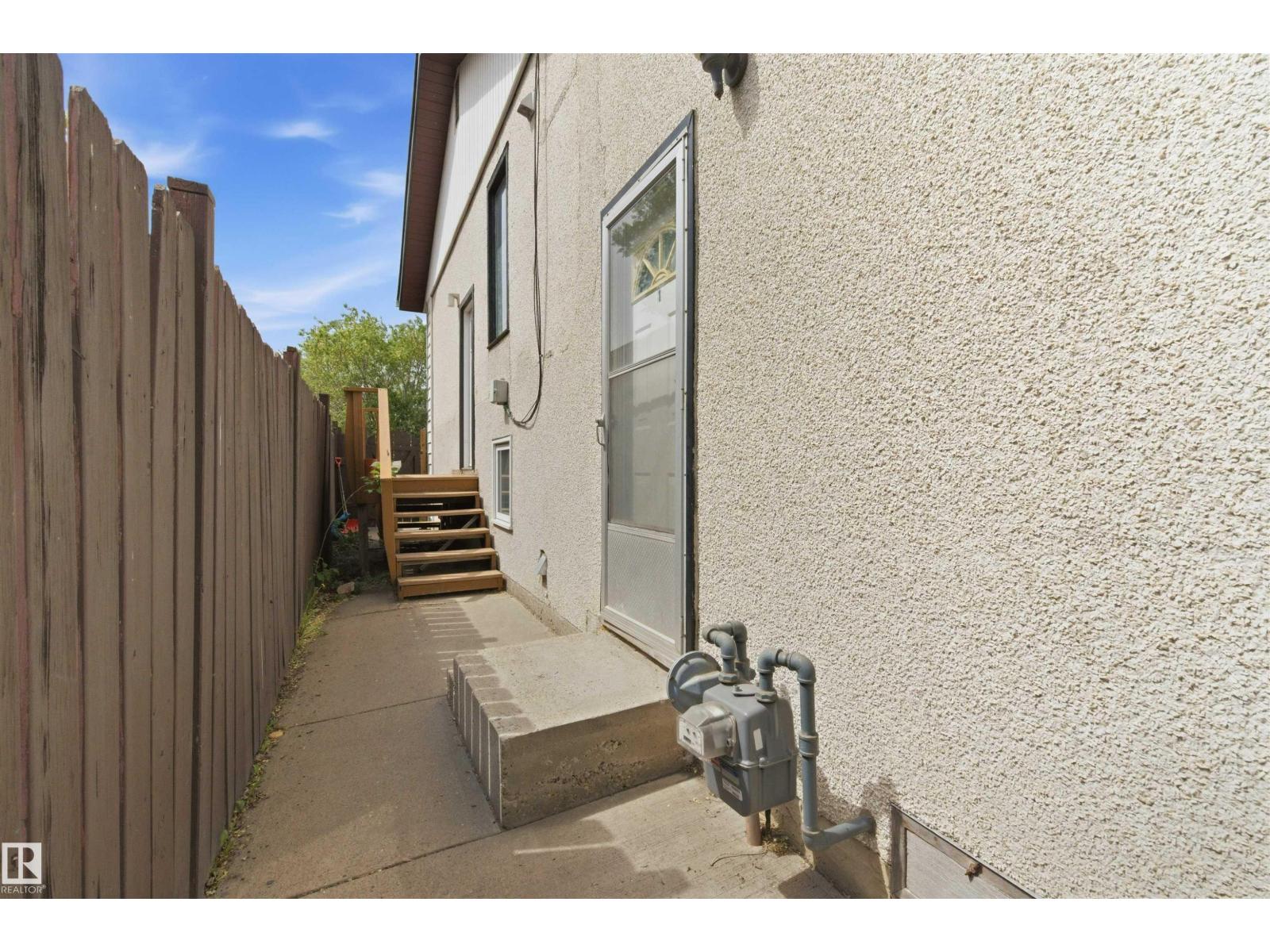 13007 135 ST NW - 35