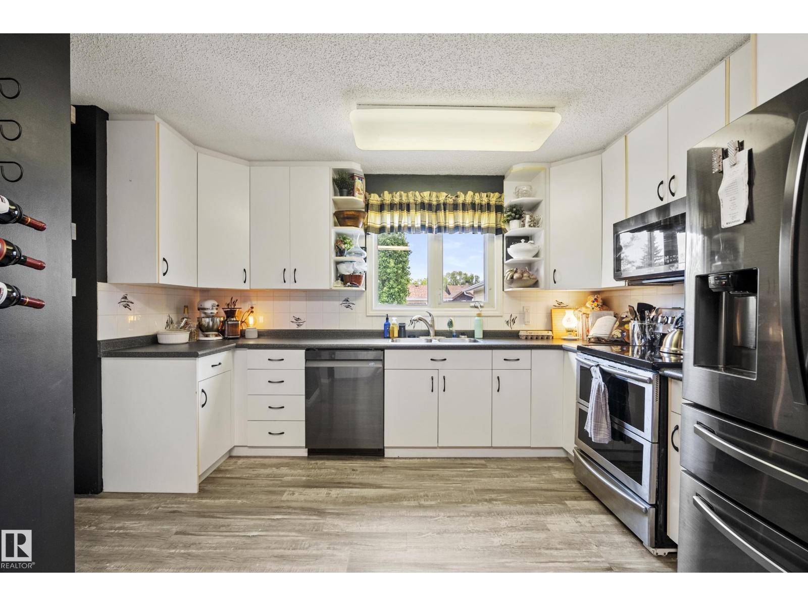 4304 42 AV — photo 13