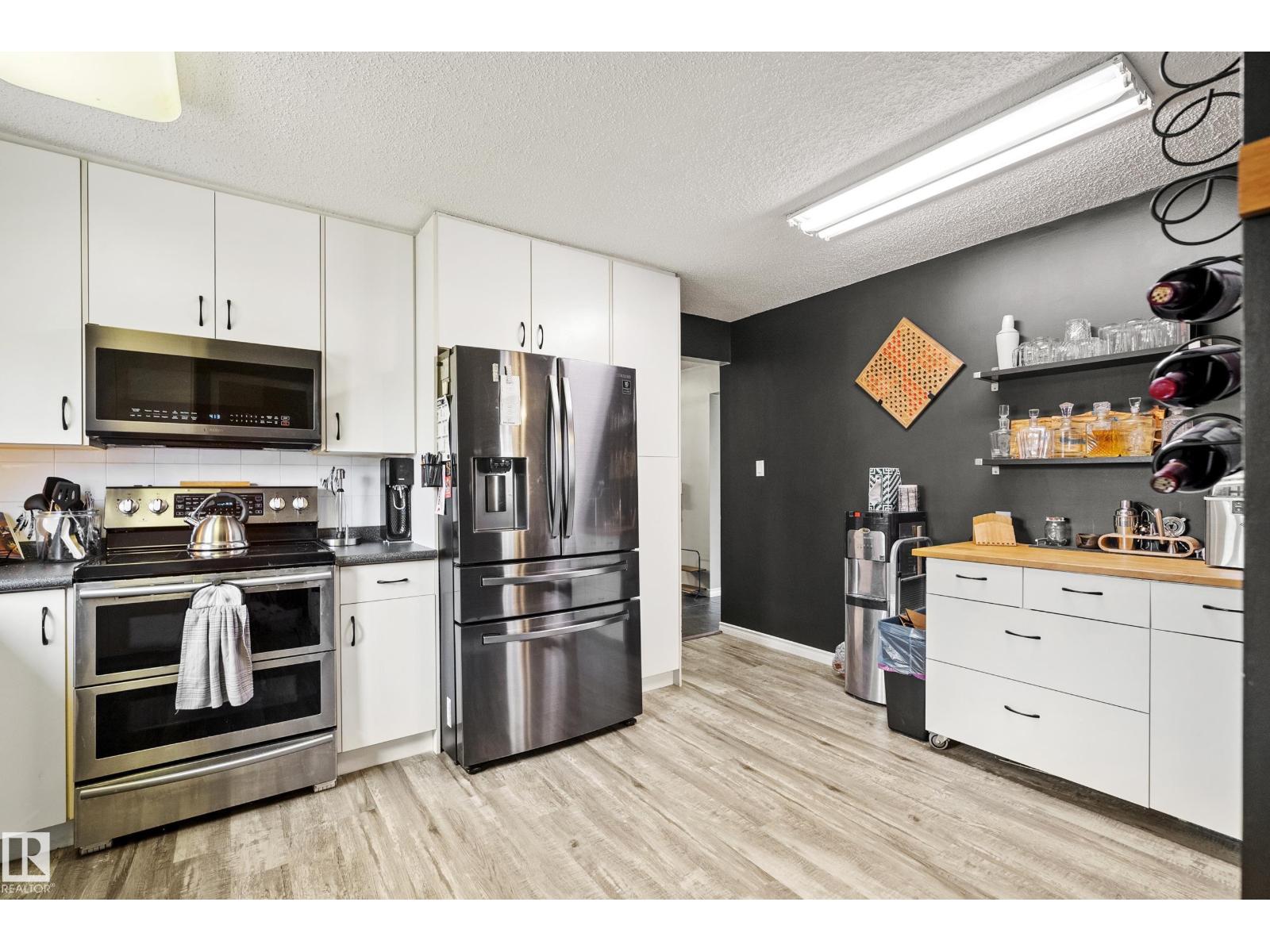 4304 42 AV — photo 14