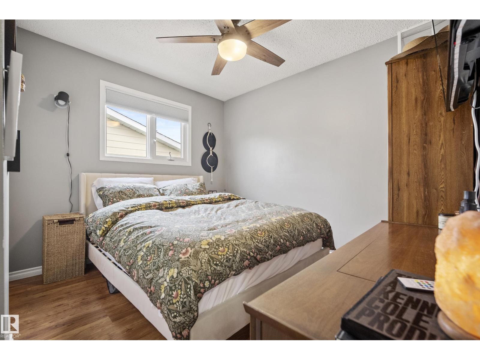 4304 42 AV — photo 16