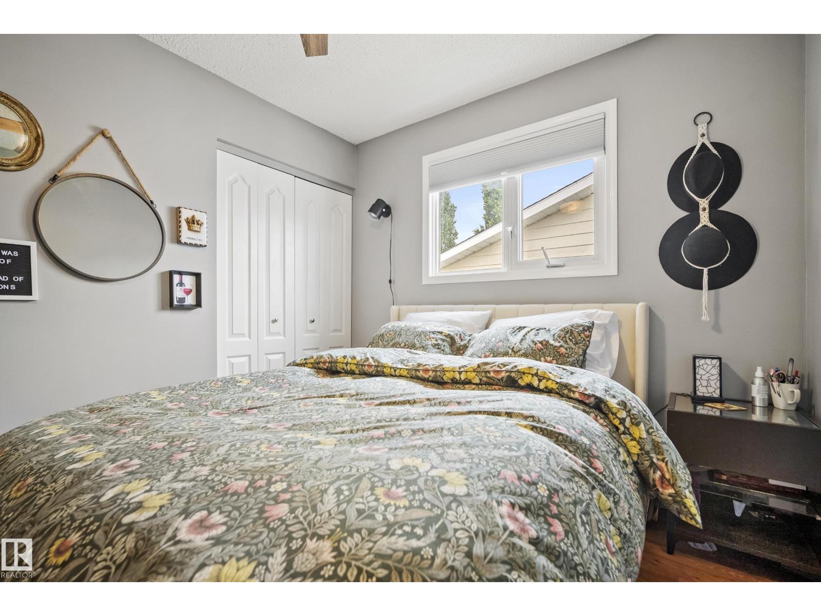 4304 42 AV — photo 17