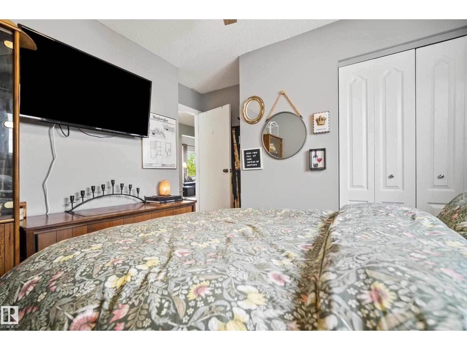 4304 42 AV — photo 18