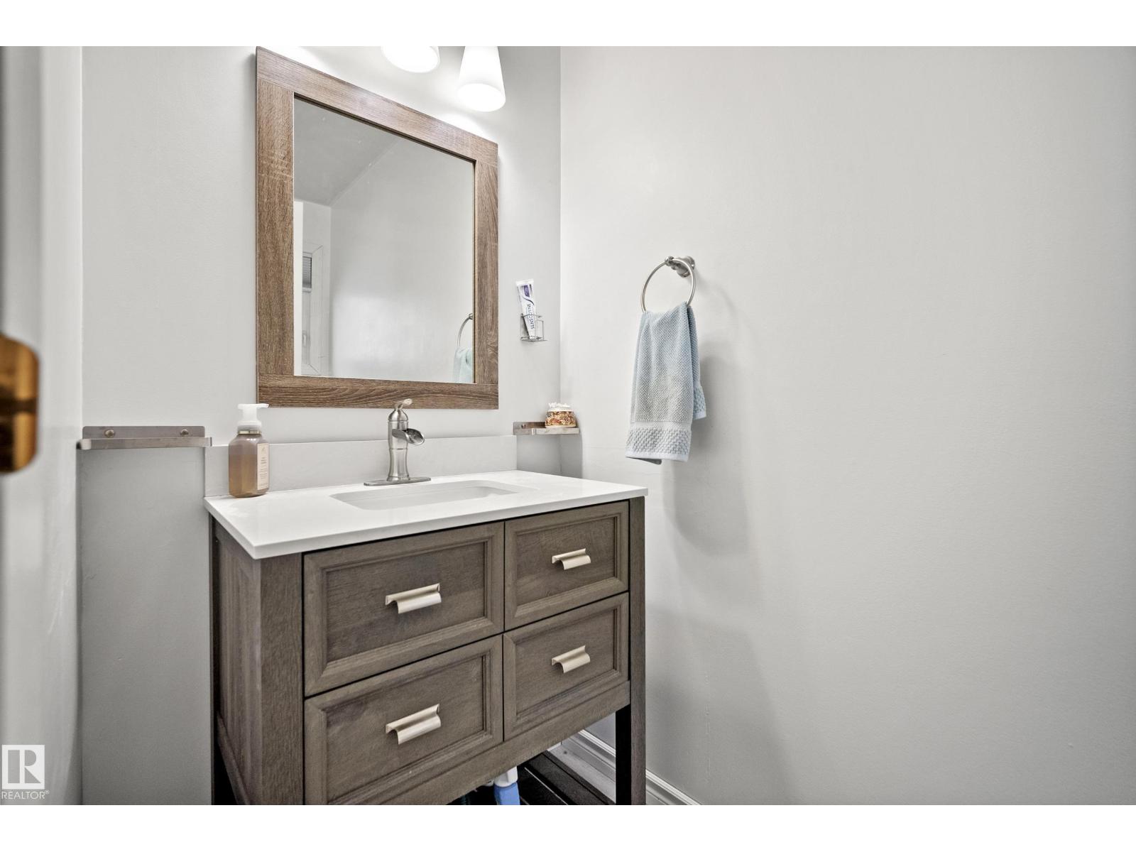 4304 42 AV — photo 22