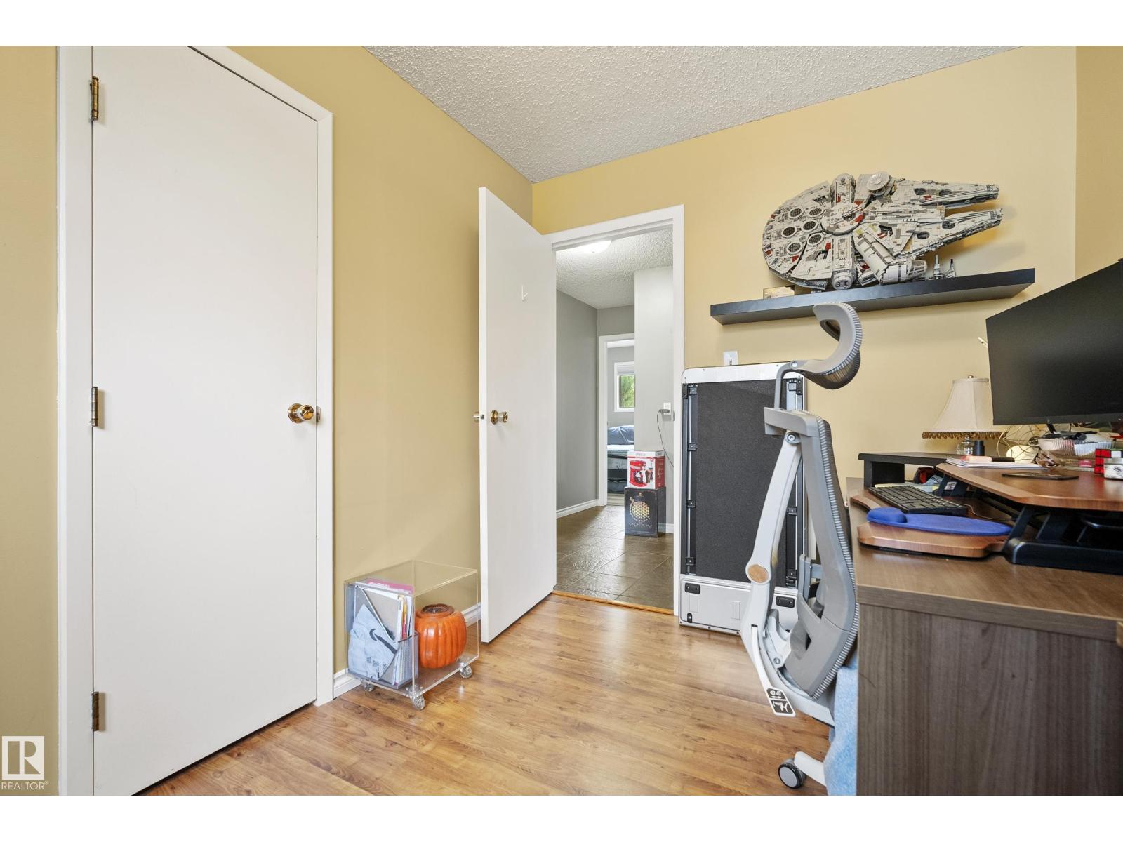 4304 42 AV — photo 24