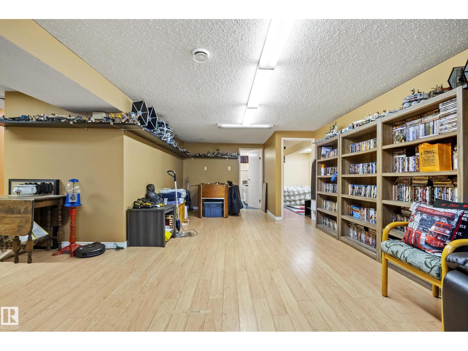 4304 42 AV — photo 30