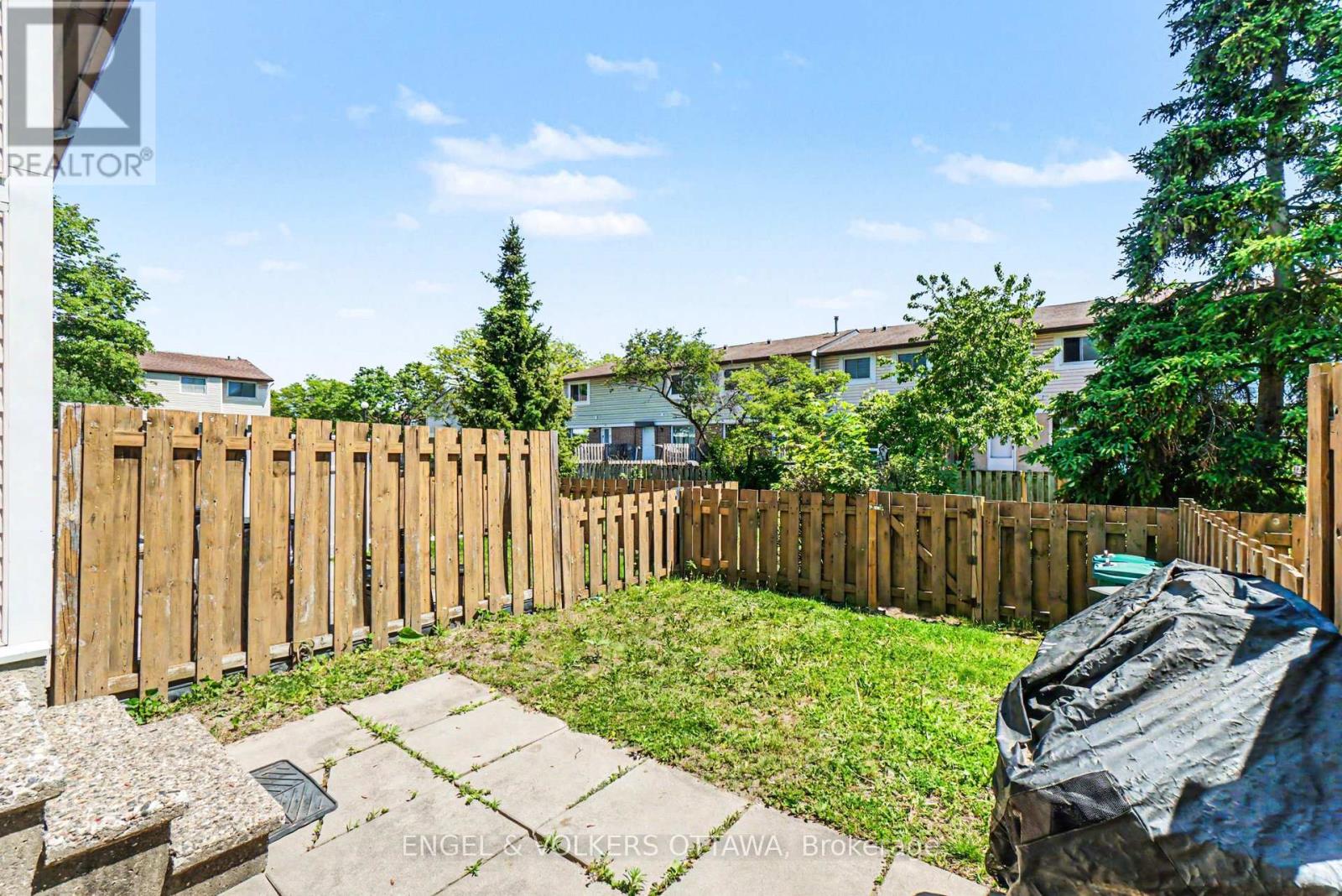 4557 DORA CRESCENT - 16