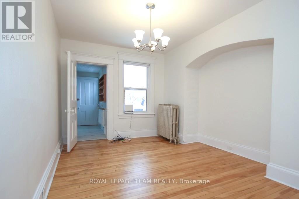 12 WOODLAWN AVENUE - 10