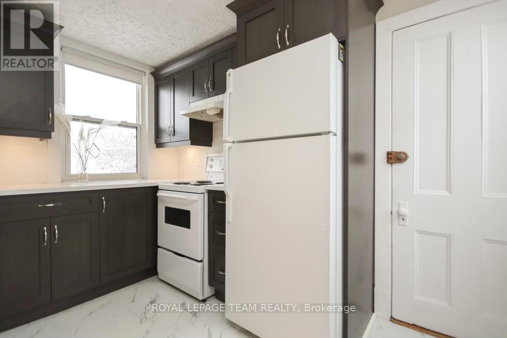 12 WOODLAWN AVENUE - 12