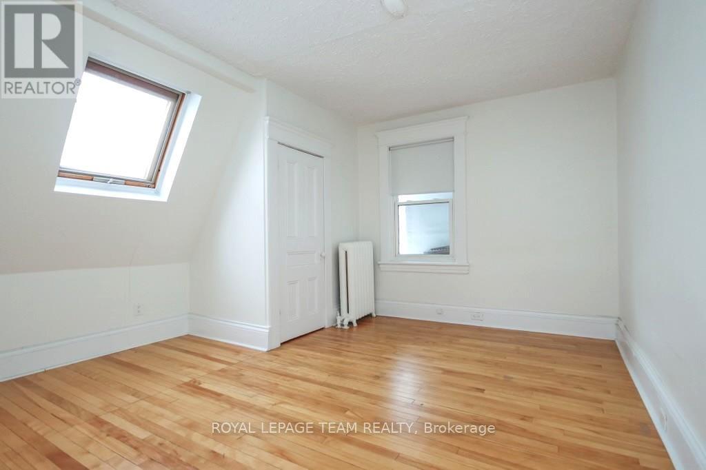 12 WOODLAWN AVENUE - 13