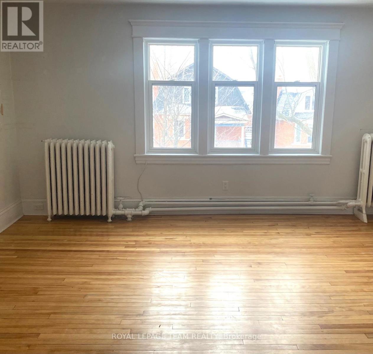 12 WOODLAWN AVENUE - 14