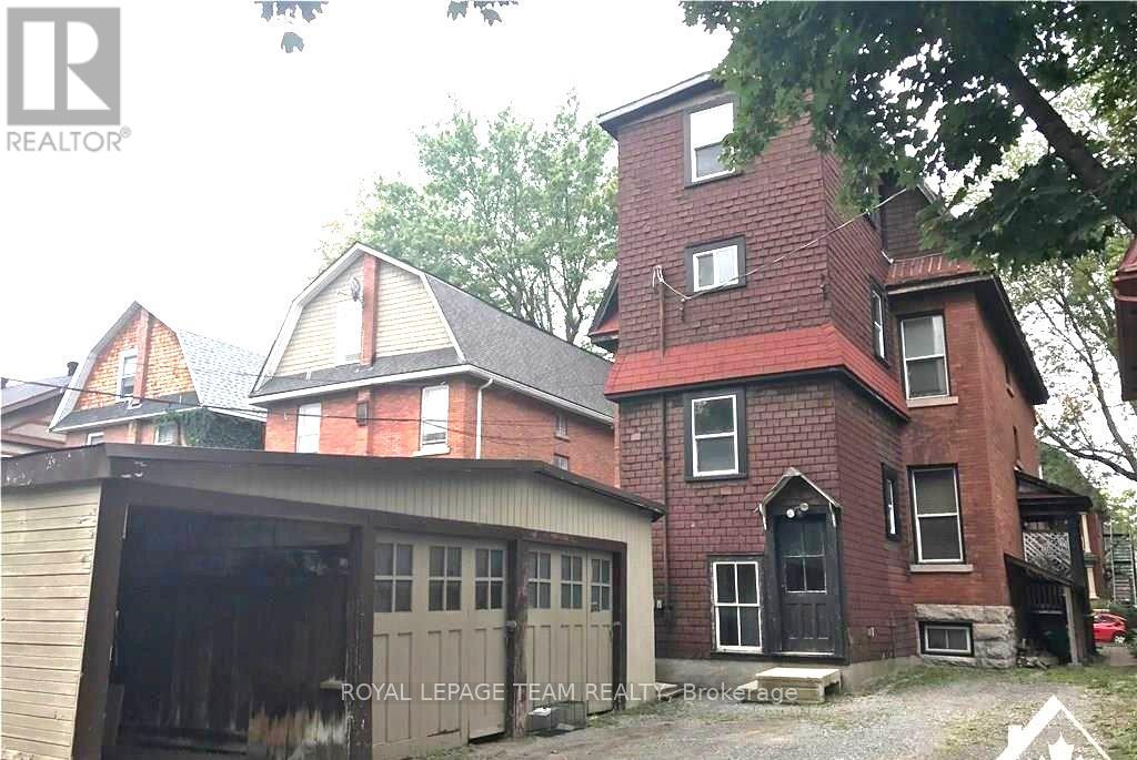 12 WOODLAWN AVENUE - 20
