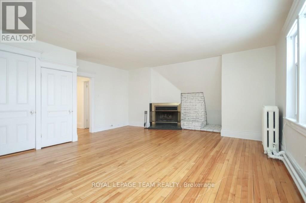12 WOODLAWN AVENUE - 9