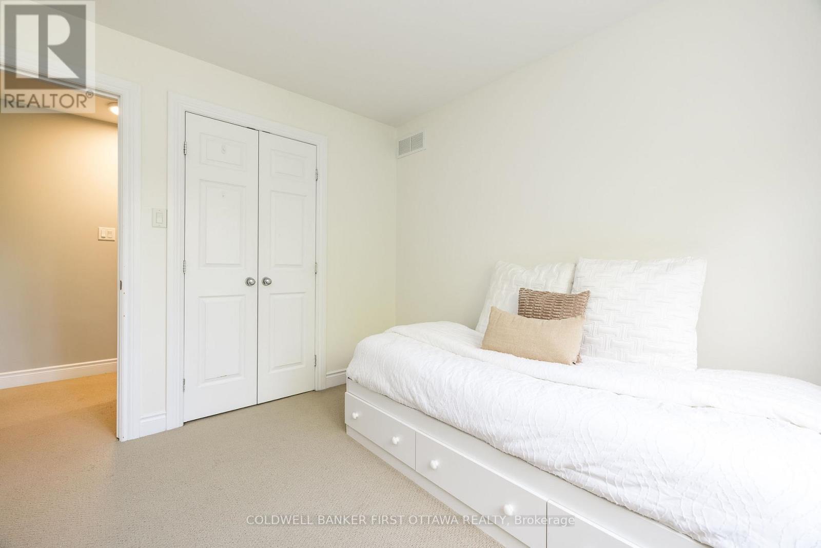 187 GLENNCASTLE DRIVE - 37