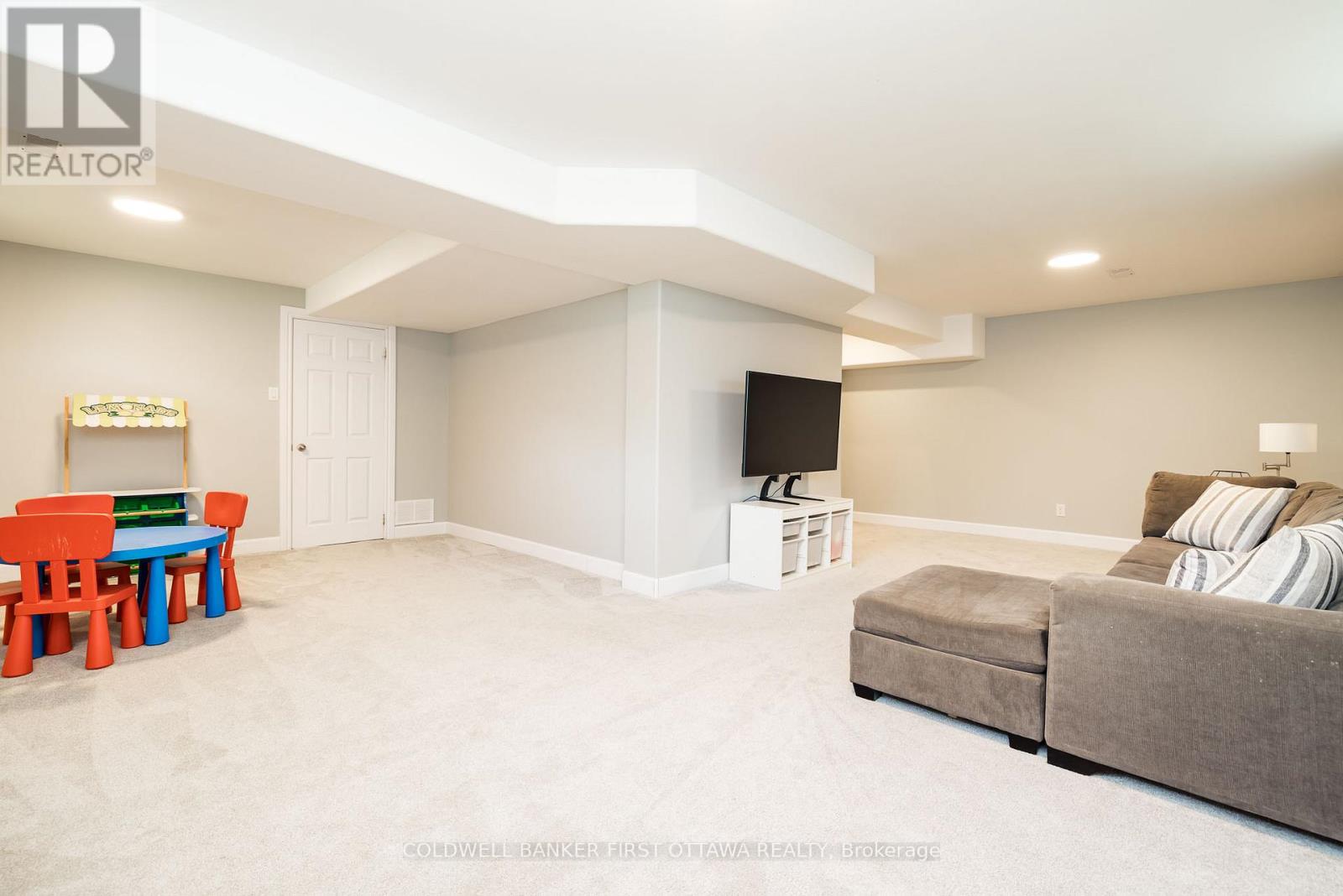 187 GLENNCASTLE DRIVE - 39