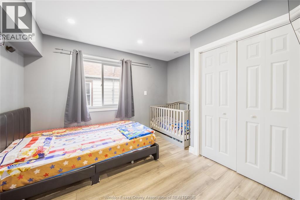 884 JOS JANISSE AVENUE - 18