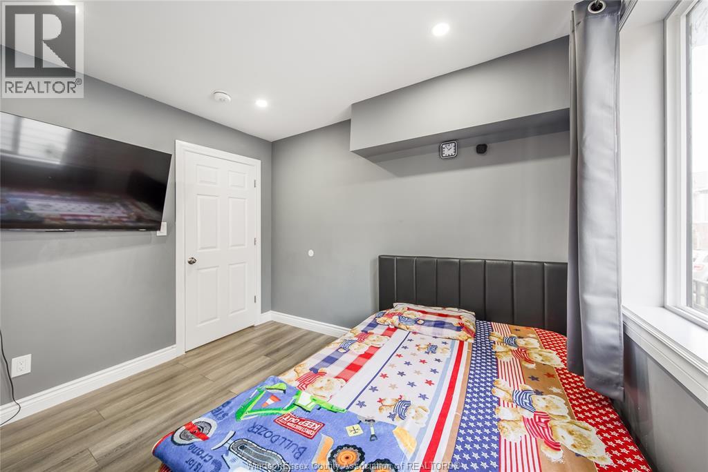 884 JOS JANISSE AVENUE - 19