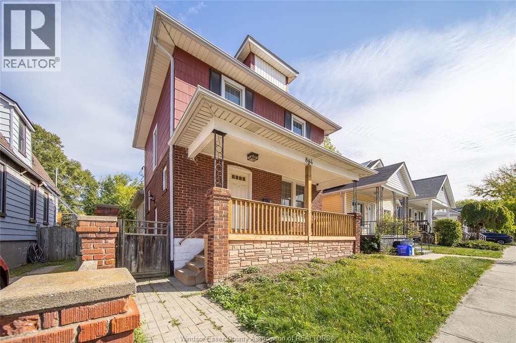 884 JOS JANISSE AVENUE - 3