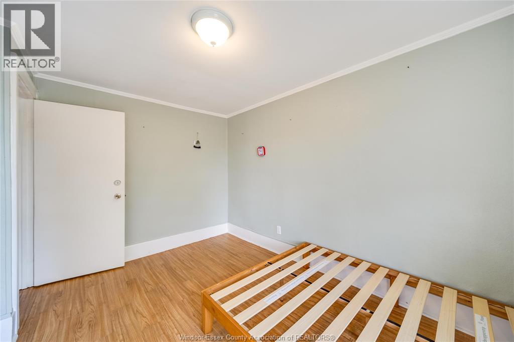 884 JOS JANISSE AVENUE - 32