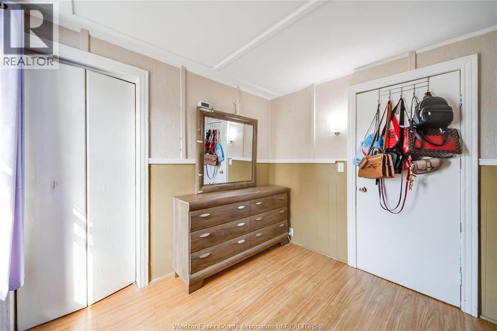 884 JOS JANISSE AVENUE - 34
