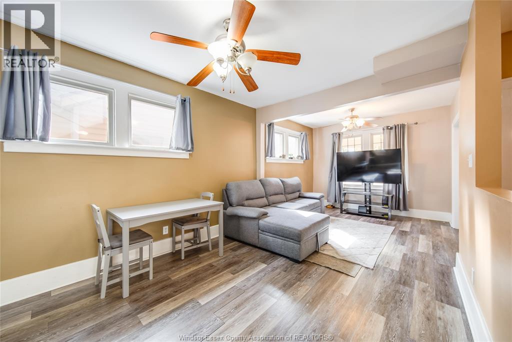 884 JOS JANISSE AVENUE - 8