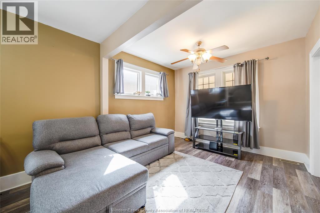 884 JOS JANISSE AVENUE - 9