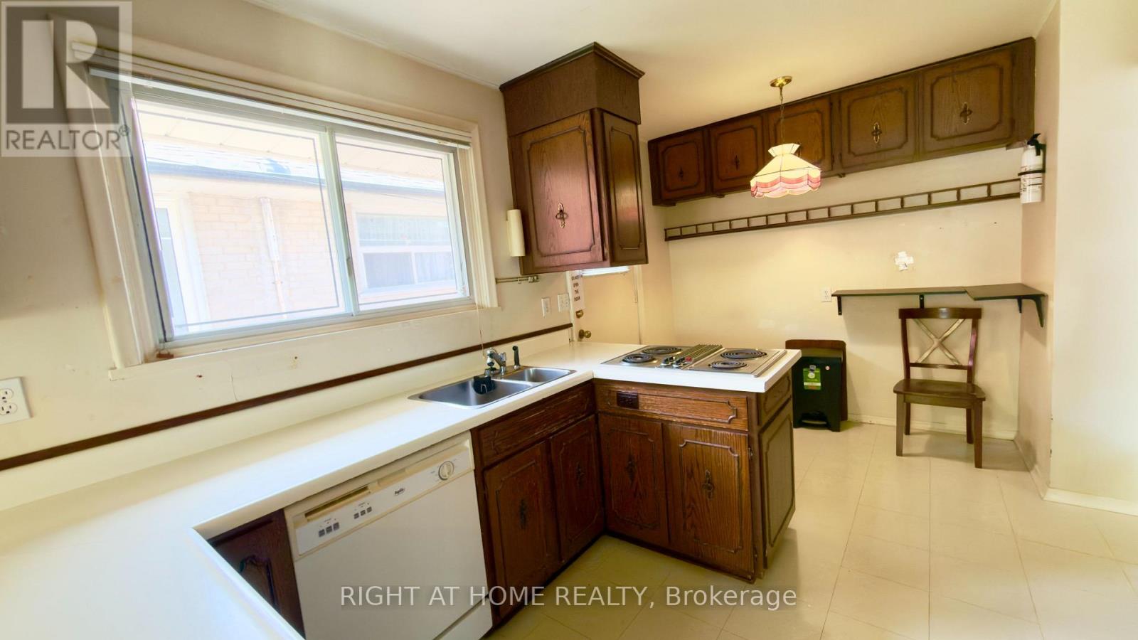 21 MITRE PLACE - 19